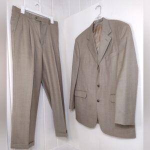 STAFFORD men's 3 button suit size (40)R. as it is.